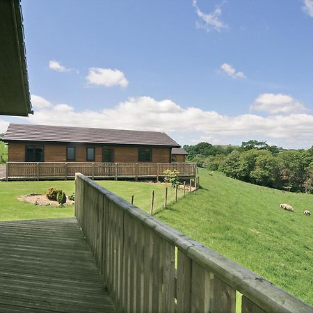 Woodside Lodge - Hw7520 Penybont Екстериор снимка