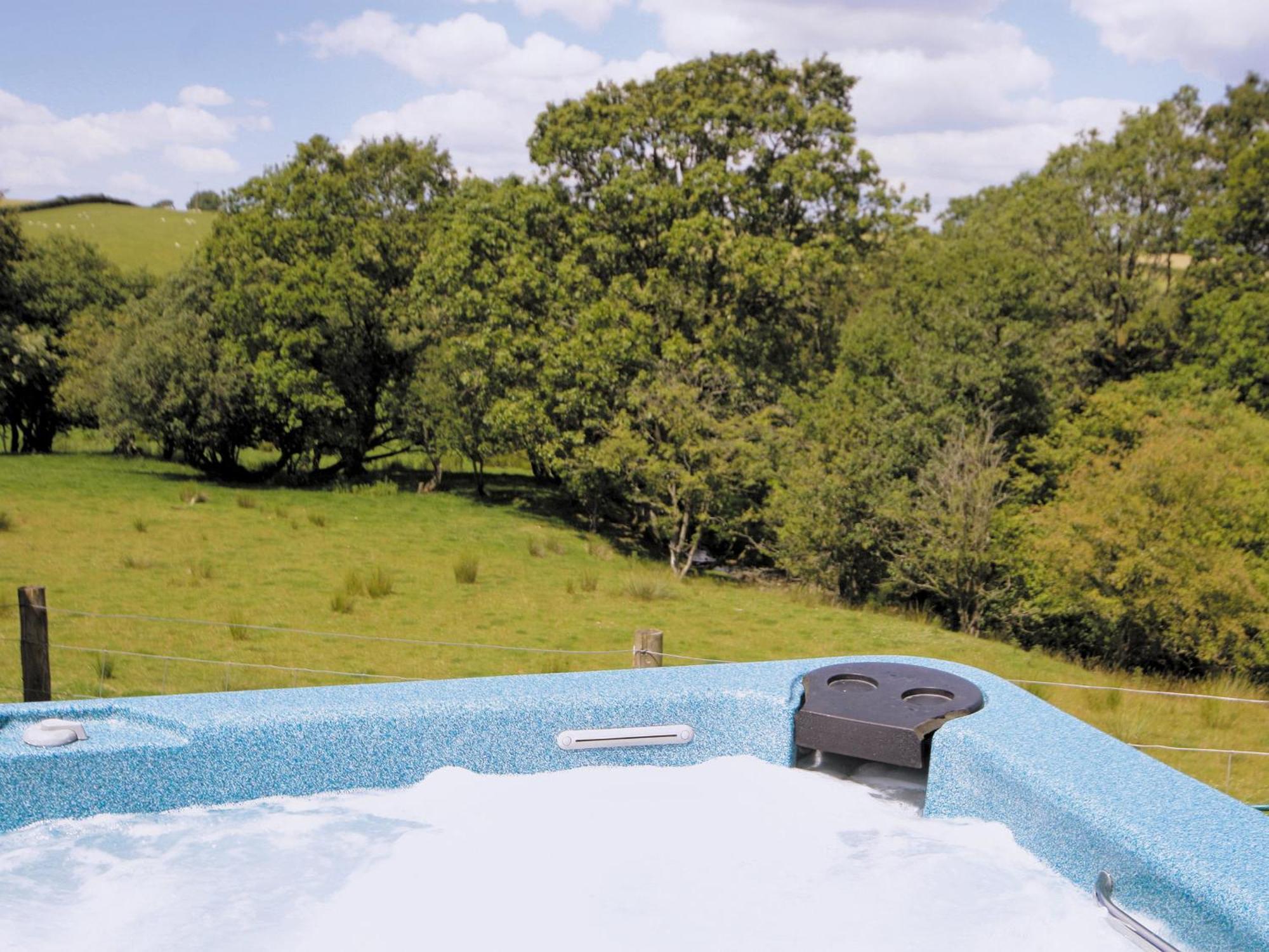 Woodside Lodge - Hw7520 Penybont Екстериор снимка